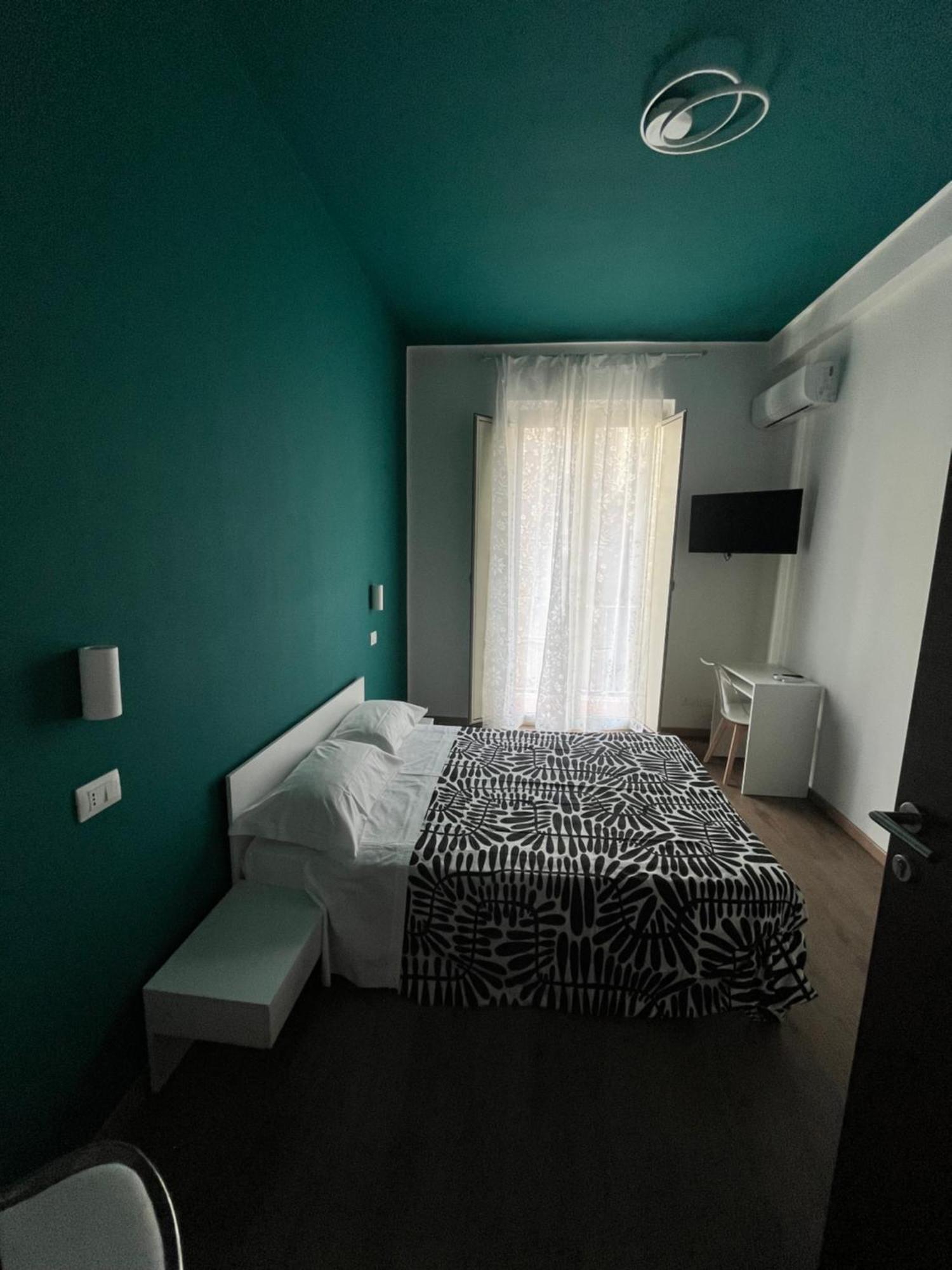 B&B Onda Marina Villa Bellini Catania Centro Buitenkant foto