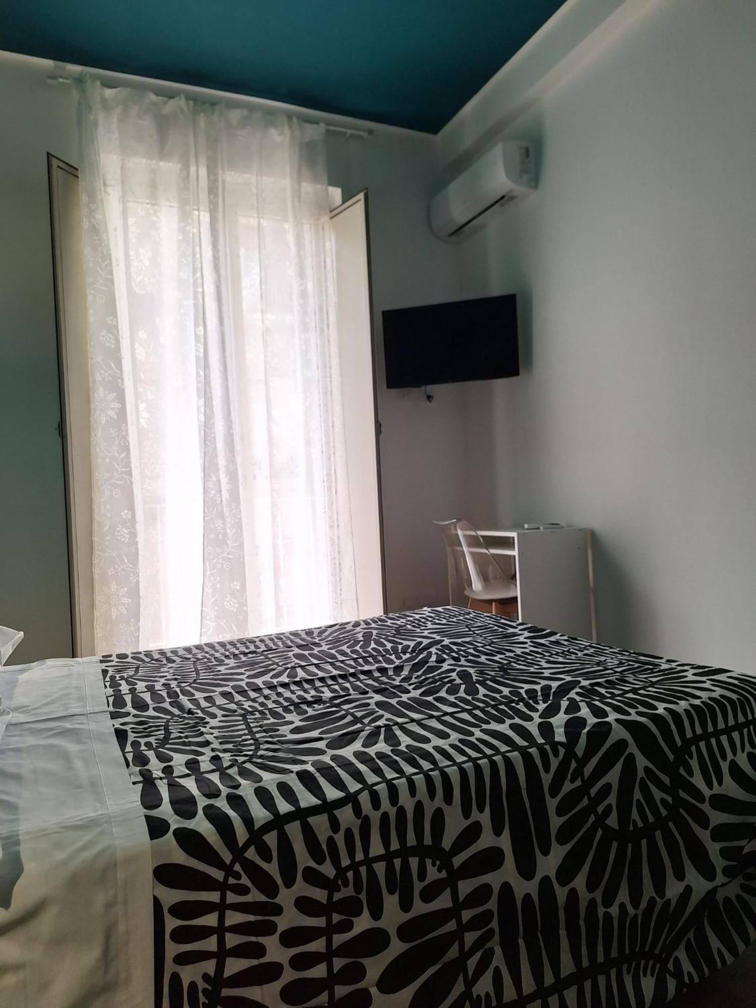 B&B Onda Marina Villa Bellini Catania Centro Buitenkant foto